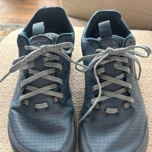 Ladies Blue hiking shoes in excellent shape